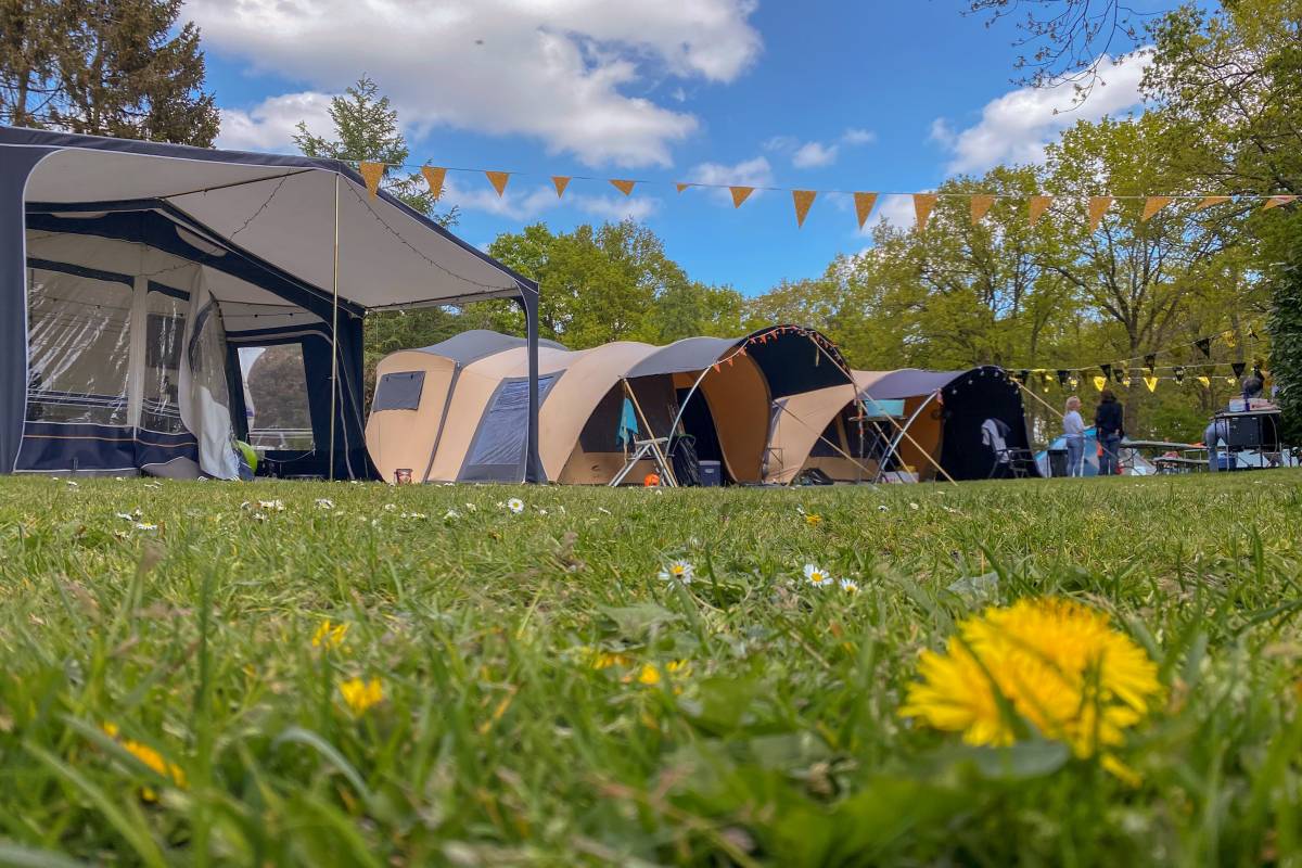 Te huur Kampeerplaats Caravan & Camper